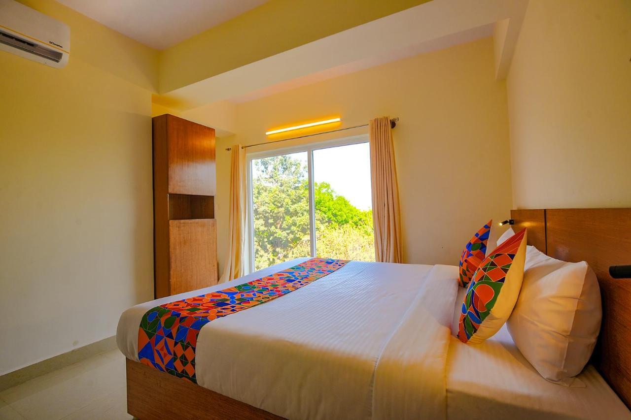 Fabhotel Gr Lake View - Btm Layout Bangalore Ngoại thất bức ảnh