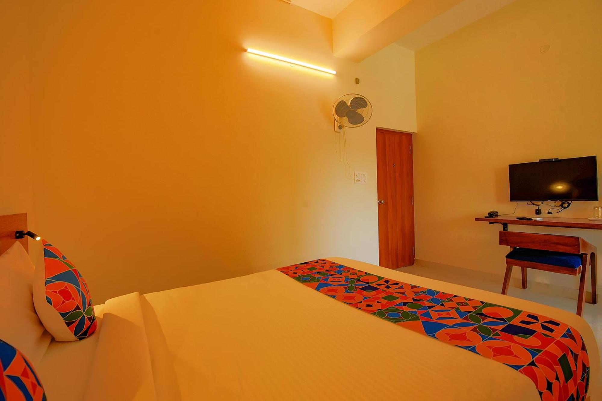 Fabhotel Gr Lake View - Btm Layout Bangalore Ngoại thất bức ảnh