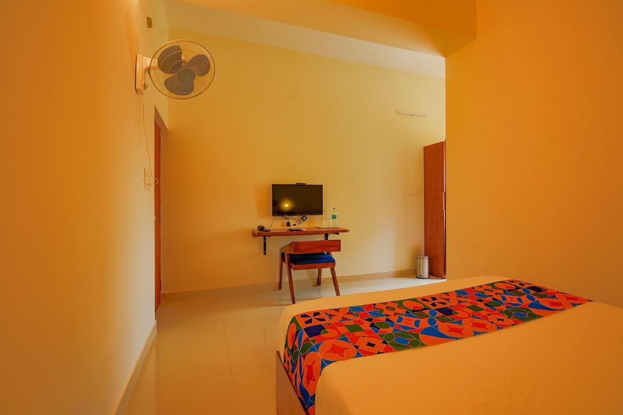 Fabhotel Gr Lake View - Btm Layout Bangalore Ngoại thất bức ảnh