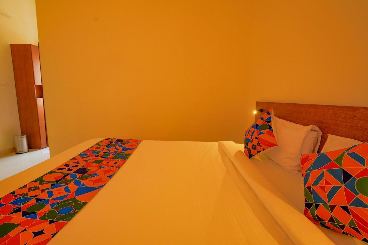 Fabhotel Gr Lake View - Btm Layout Bangalore Ngoại thất bức ảnh